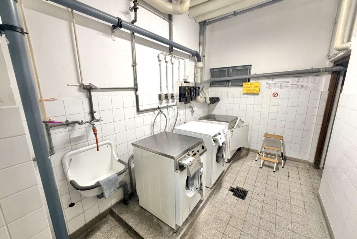 Exklusive 3-Zi. Whg mit großem SÜDBALKON und POOL in USH