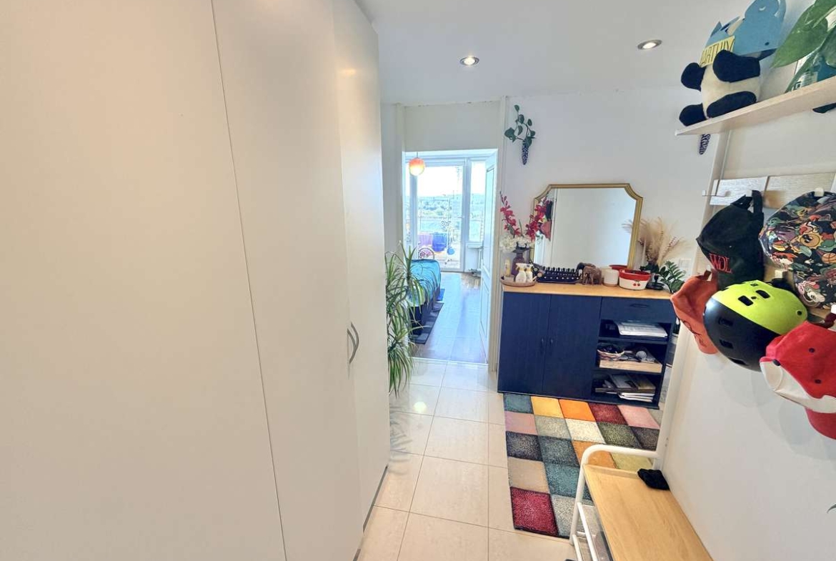 Exklusive 3-Zi. Whg mit großem SÜDBALKON und POOL in USH