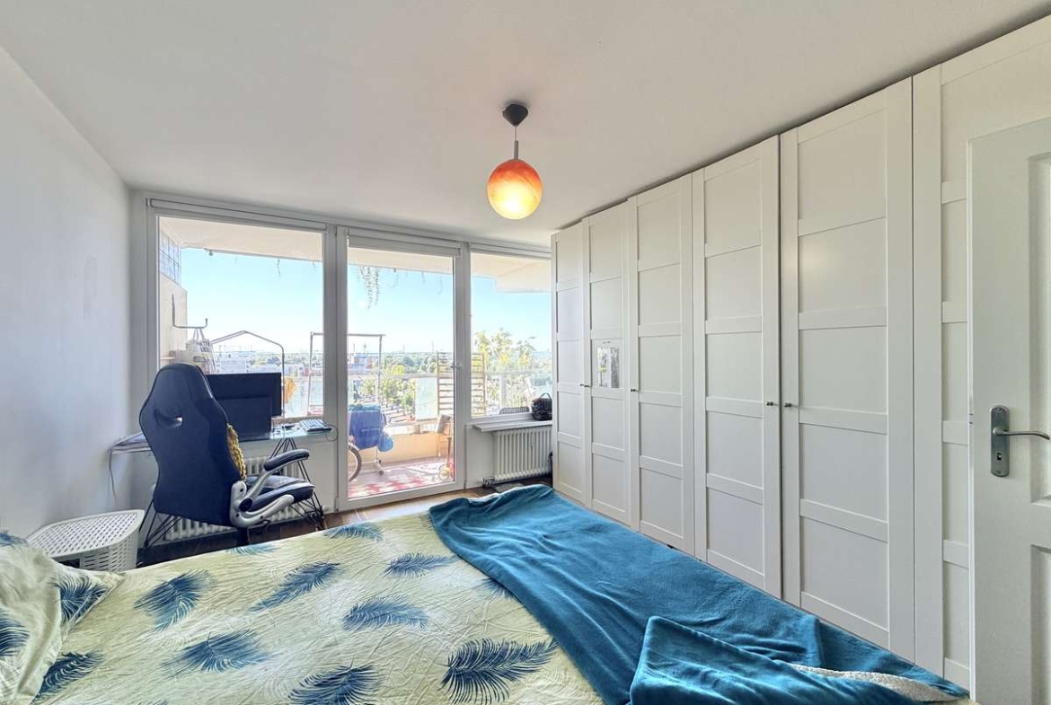 Exklusive 3-Zi. Whg mit großem SÜDBALKON und POOL in USH