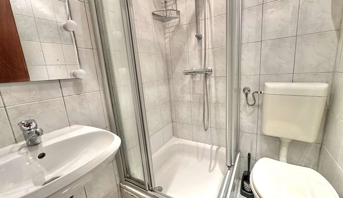 Zentral wohnen, ruhig schlafen – 45m² im Rückgebäude in der Isarvorstadt