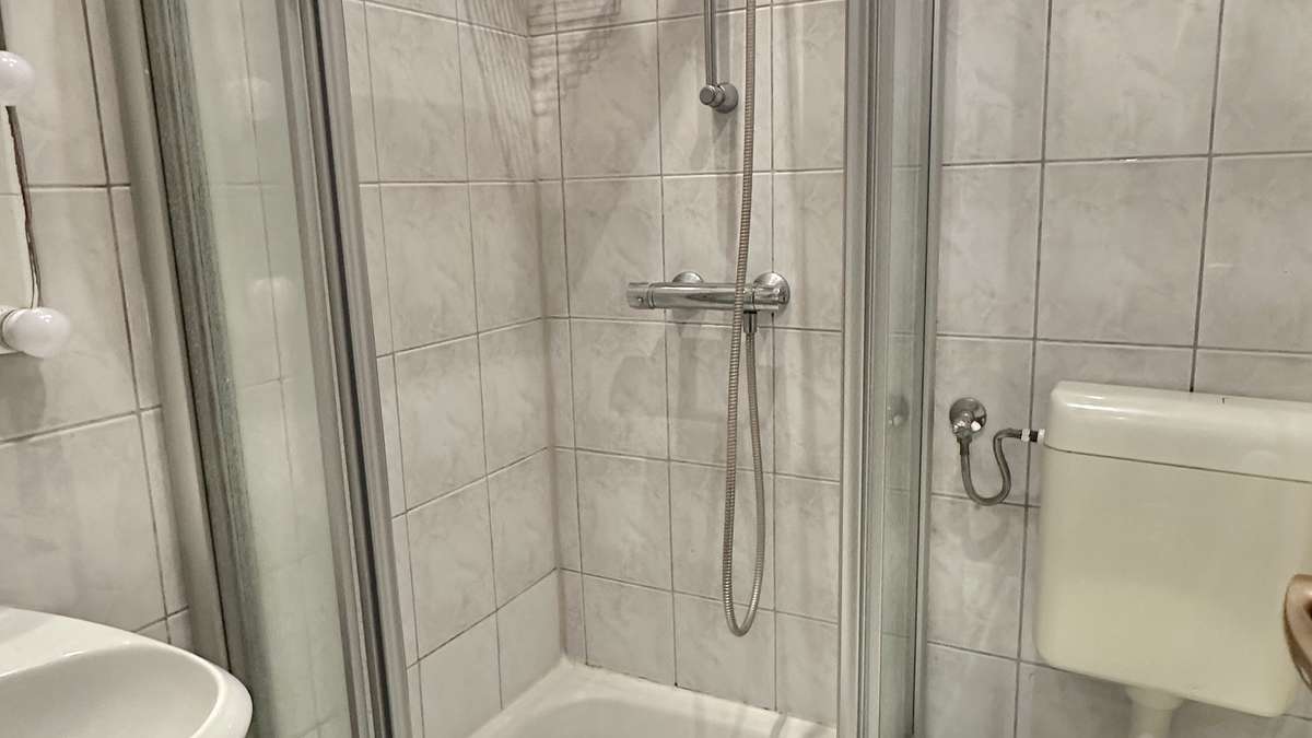 Platz für die WA im Flur Zentral wohnen, ruhig schlafen – 45m² im Rückgebäude in der Isarvorstadt