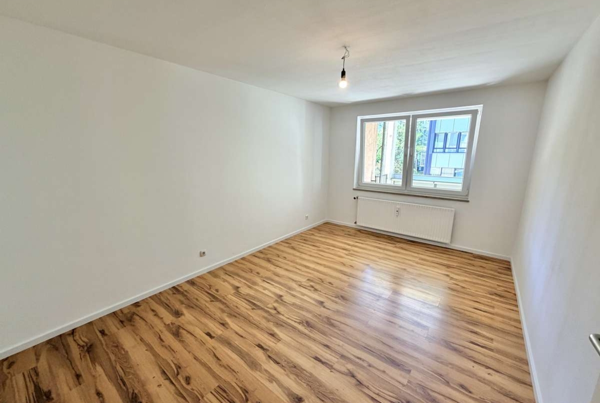„Einziehen & wohlfühlen“ TOP renovierte 2-Zi. Whg mit West-Blk & TG/Nh. S1