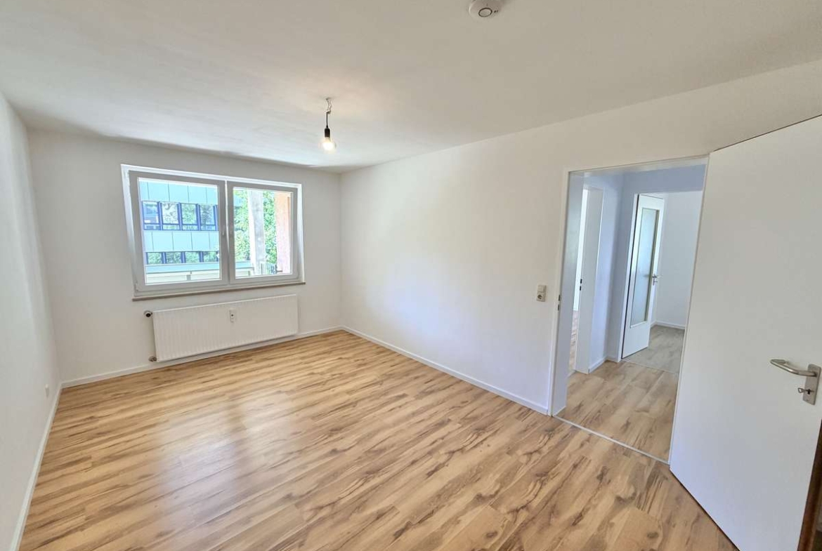 „Einziehen & wohlfühlen“ TOP renovierte 2-Zi. Whg mit West-Blk & TG/Nh. S1