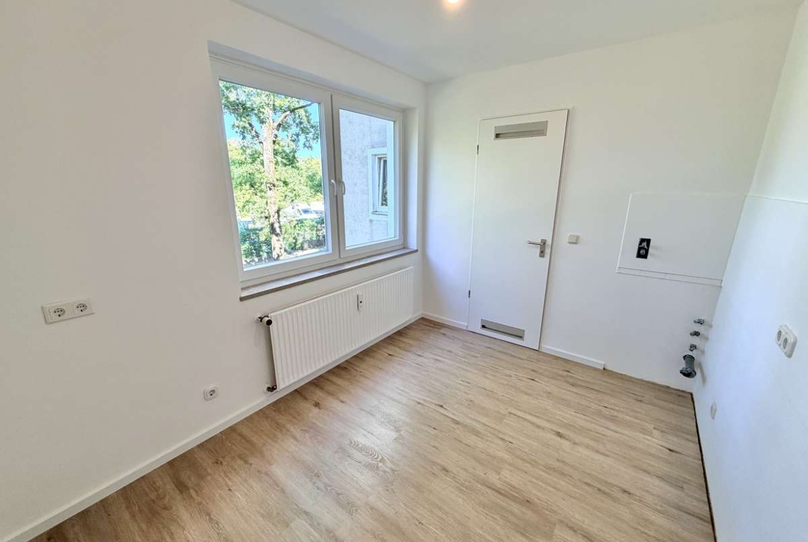 „Einziehen & wohlfühlen“ TOP renovierte 2-Zi. Whg mit West-Blk & TG/Nh. S1