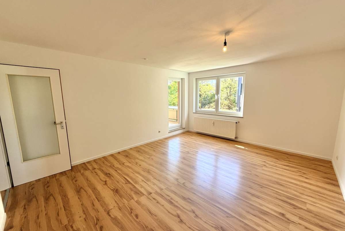 „Einziehen & wohlfühlen“ TOP renovierte 2-Zi. Whg mit West-Blk & TG/Nh. S1