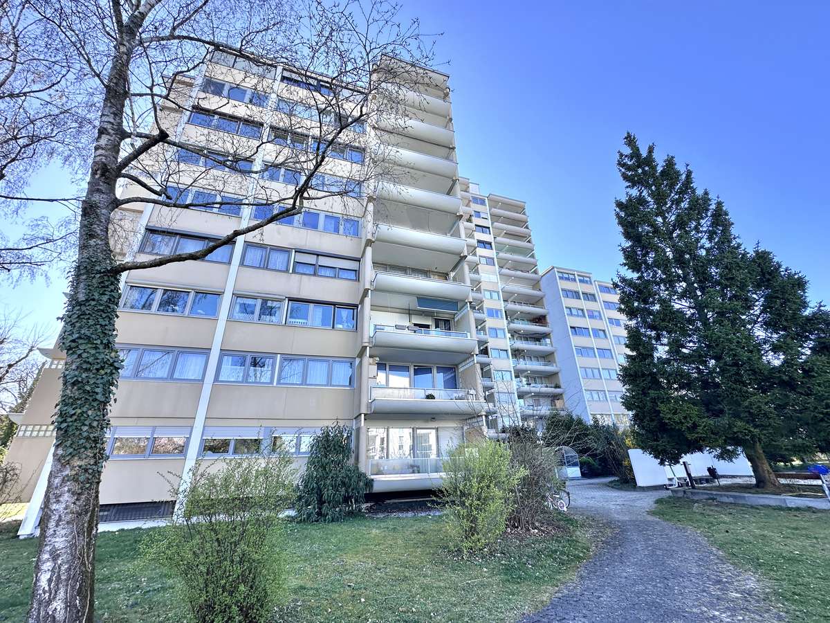 Familienfreundliche 4-Zi. Whg TOP RENOVIERT in Lohhof S1
