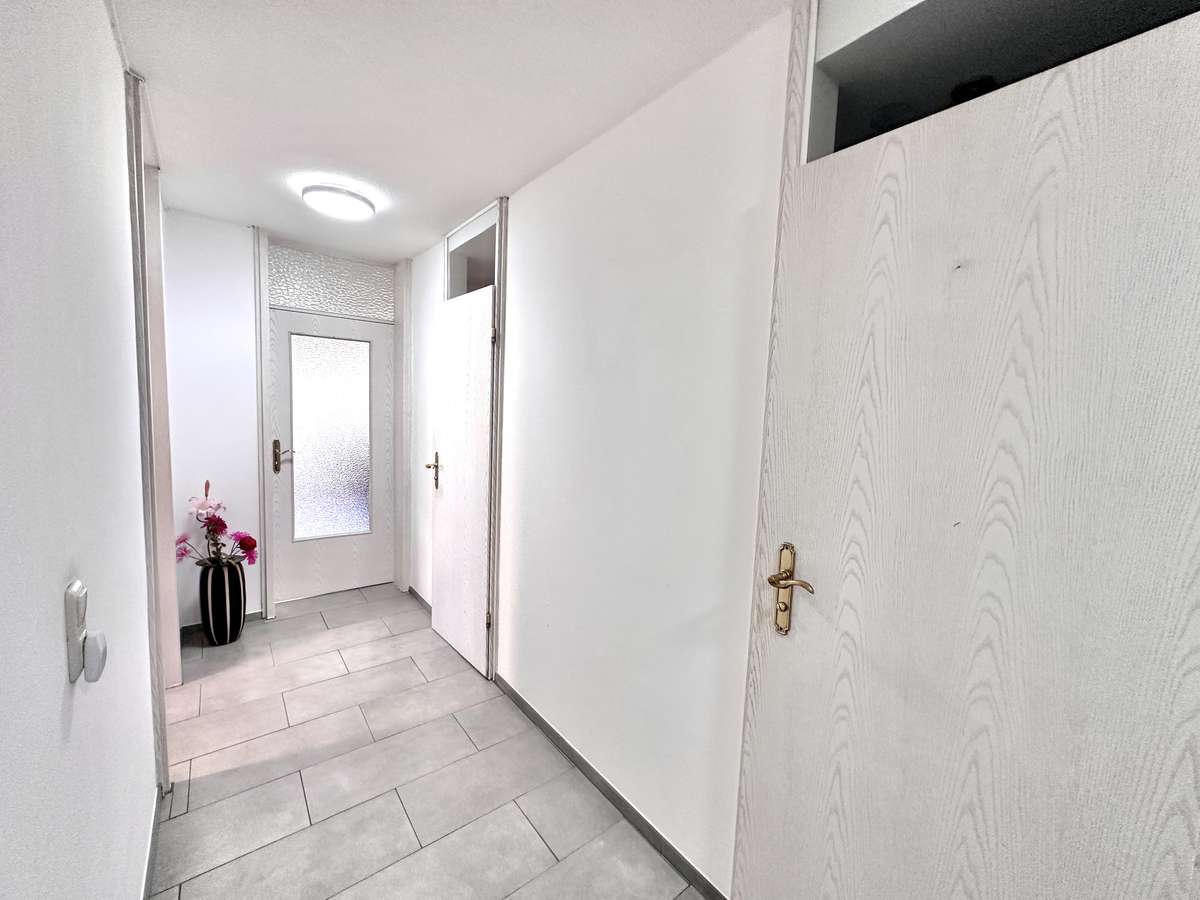 Familienfreundliche 4-Zi. Whg TOP RENOVIERT in Lohhof S1