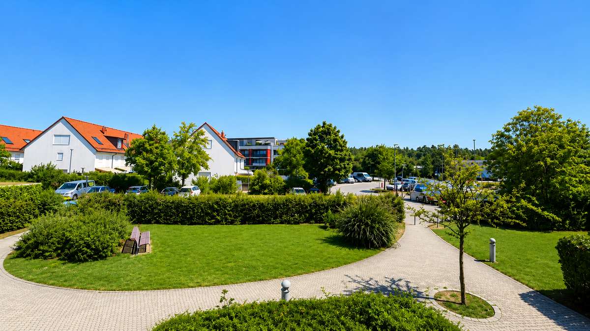 **Renovieren & selbst gestalten 2-Zi. Whg. mit Blk, EBK & TG – Sofort bezugsfrei **