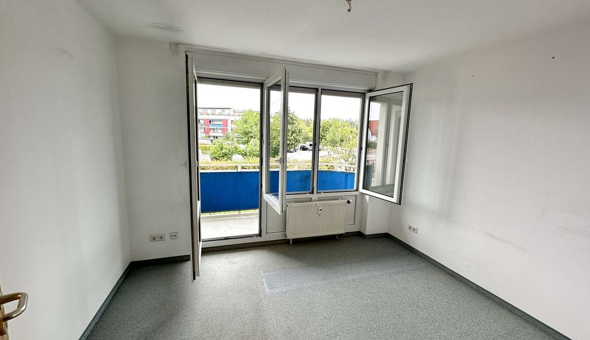 **Renovieren & selbst gestalten 2-Zi. Whg. mit Blk, EBK & TG – Sofort bezugsfrei **