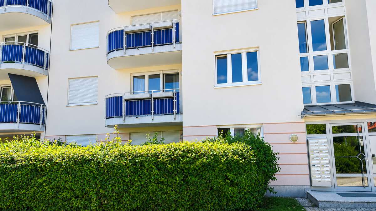 **Renovieren & selbst gestalten 2-Zi. Whg. mit Blk, EBK & TG – Sofort bezugsfrei **