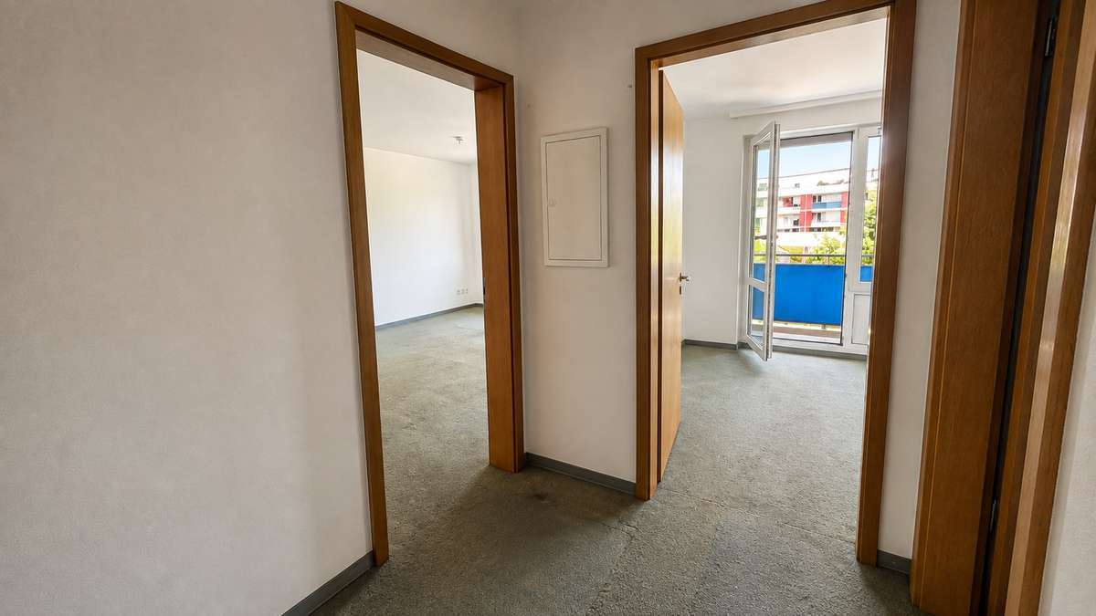 **Renovieren & selbst gestalten 2-Zi. Whg. mit Blk, EBK & TG – Sofort bezugsfrei **