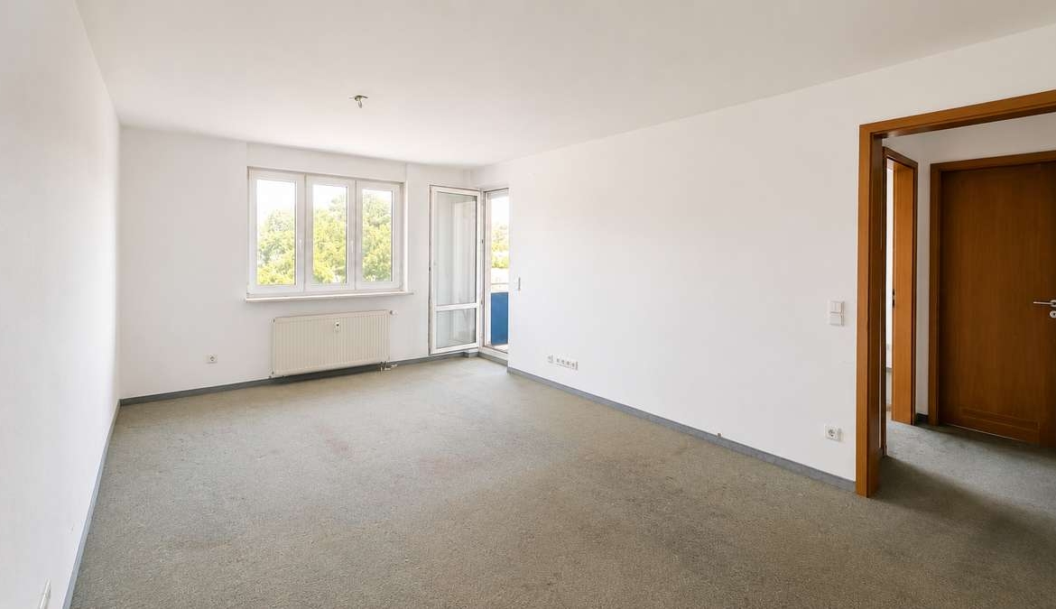**Renovieren & selbst gestalten 2-Zi. Whg. mit Blk, EBK & TG – Sofort bezugsfrei **