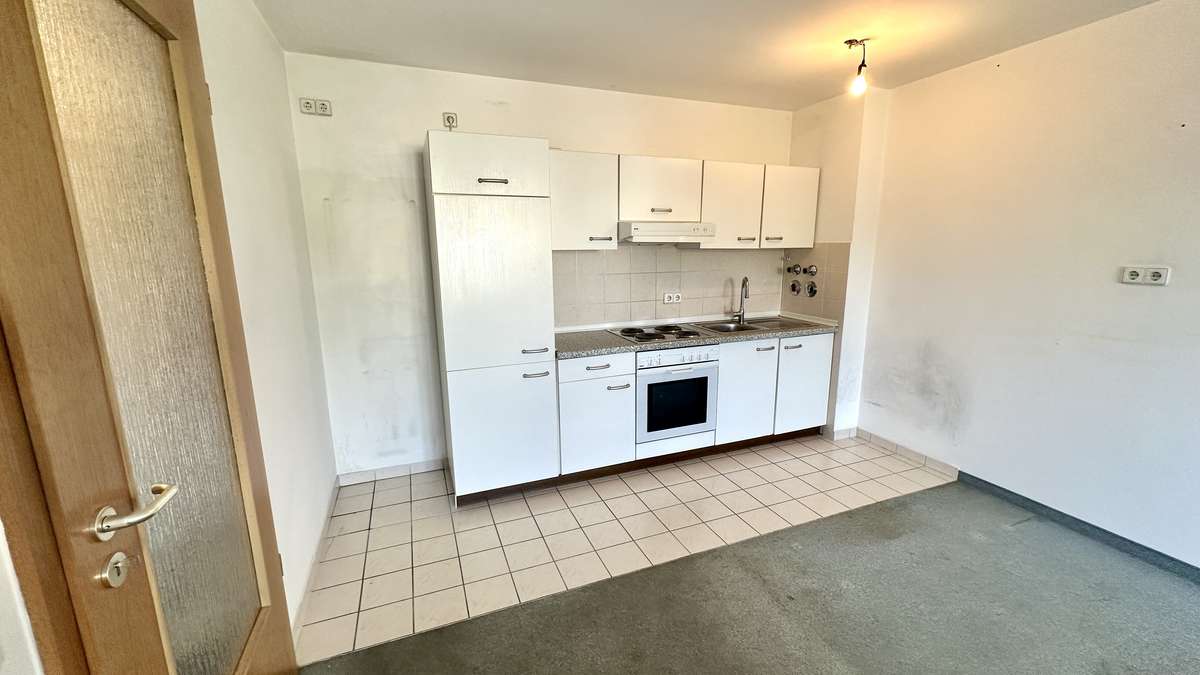 **Renovieren & selbst gestalten 2-Zi. Whg. mit Blk, EBK & TG – Sofort bezugsfrei **