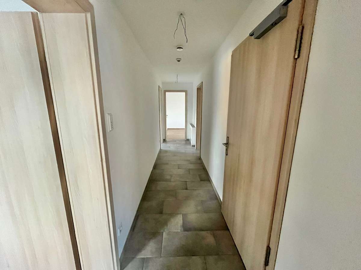 Flur Sonnige 4-Zi-Whg. für FAMILIEN – in grüner Lage bei Pfaffenhofen an der Ilm