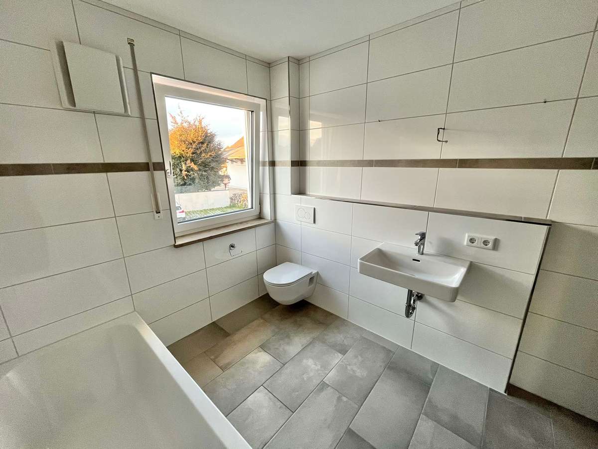 Badezimmer Sonnige 4-Zi-Whg. für FAMILIEN – in grüner Lage bei Pfaffenhofen an der Ilm