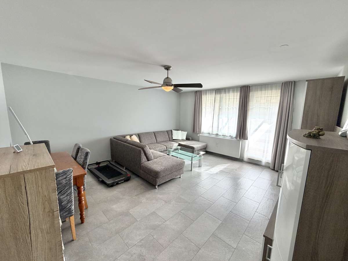 Sonnige, teils möblierte 3-Zi Whg. mit großem SÜDBALKON in USH