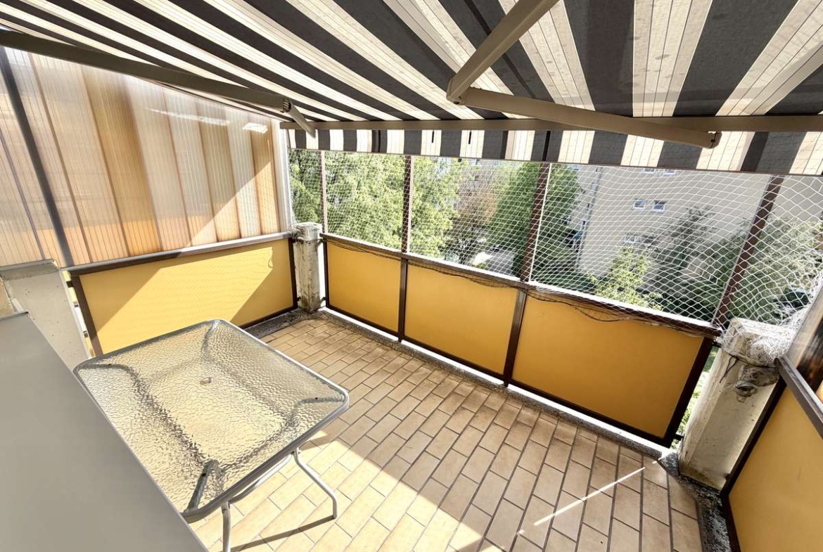 Sonnige, teils möblierte 3-Zi Whg. mit großem SÜDBALKON in USH