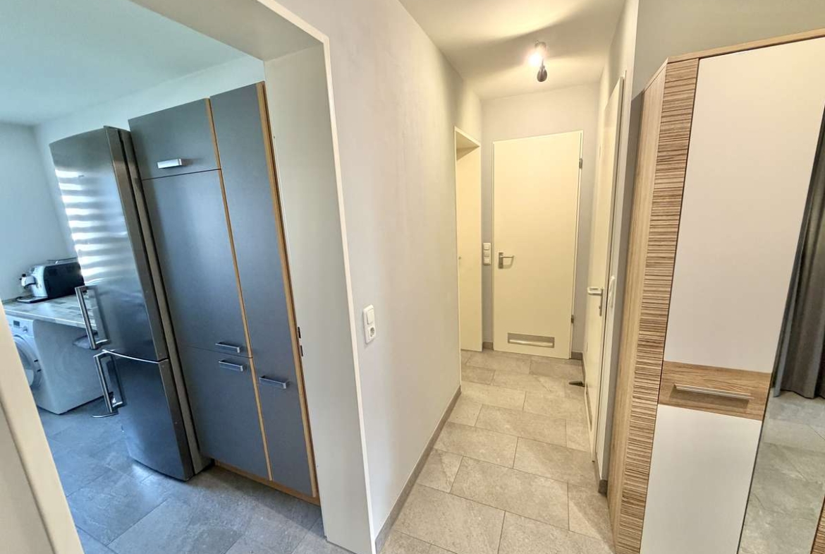 Sonnige, teils möblierte 3-Zi Whg. mit großem SÜDBALKON in USH