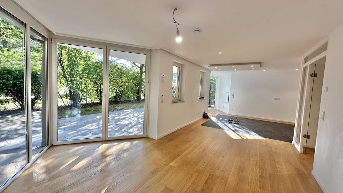 Stadtleben trifft Gartenglück – attraktive 2,5-Zimmer-Wohnung in München (Solln)