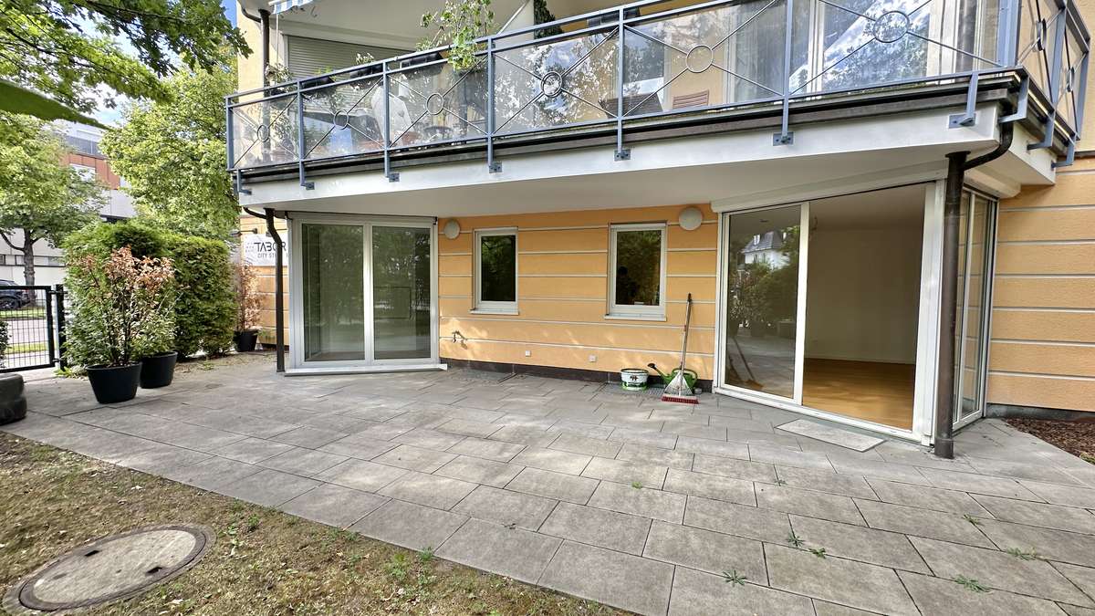 Stadtleben trifft Gartenglück – attraktive 2,5-Zimmer-Wohnung in München (Solln)