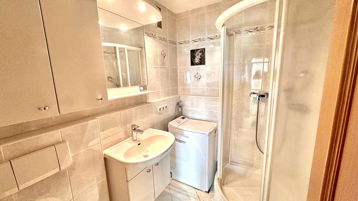 Ab sofort frei !! 3- Zi. Whg.  mit Südbalkon und Raum für ihre Wohnideen – Nähe S1