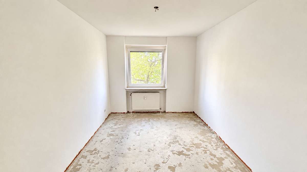 Ab sofort frei !! 3- Zi. Whg.  mit Südbalkon und Raum für ihre Wohnideen – Nähe S1