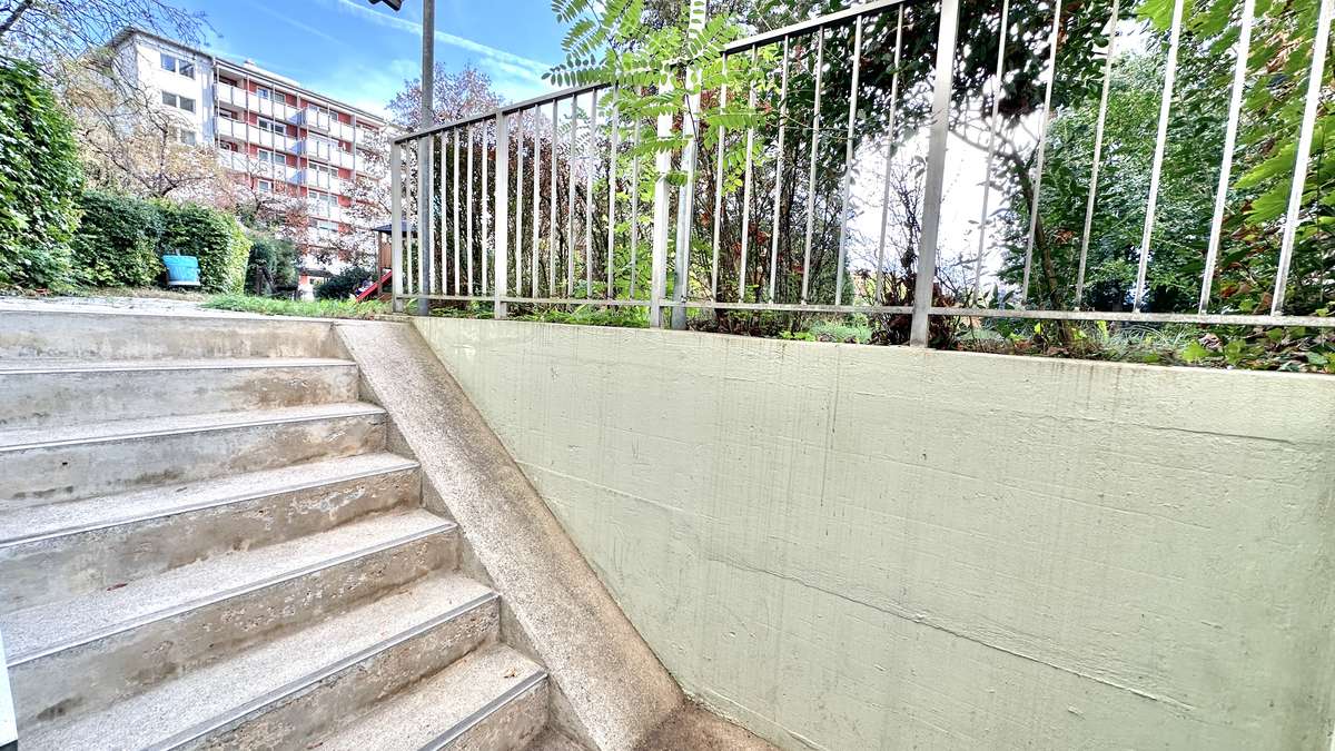 Ab sofort frei !! 3- Zi. Whg.  mit Südbalkon und Raum für ihre Wohnideen – Nähe S1