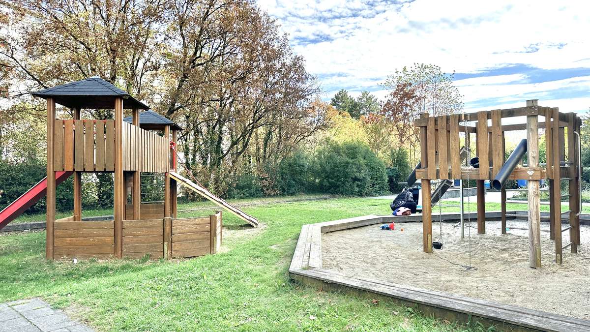 Ab sofort frei !! 3- Zi. Whg.  mit Südbalkon und Raum für ihre Wohnideen – Nähe S1