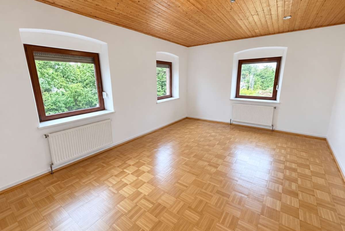 Helle 2-Zimmer-Wohnung mit 68 m² – Hausmeisterdienste willkommen