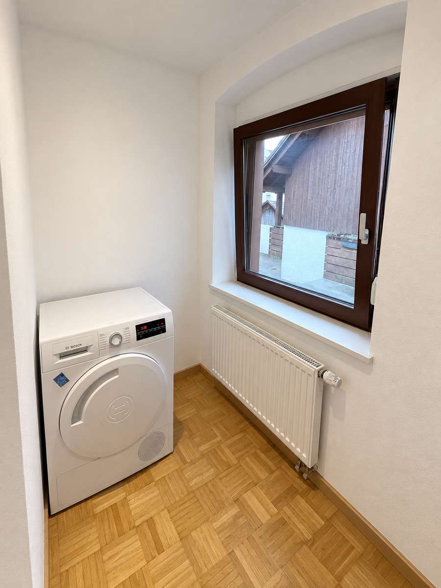 Helle 2-Zimmer-Wohnung mit 68 m² – Hausmeisterdienste willkommen