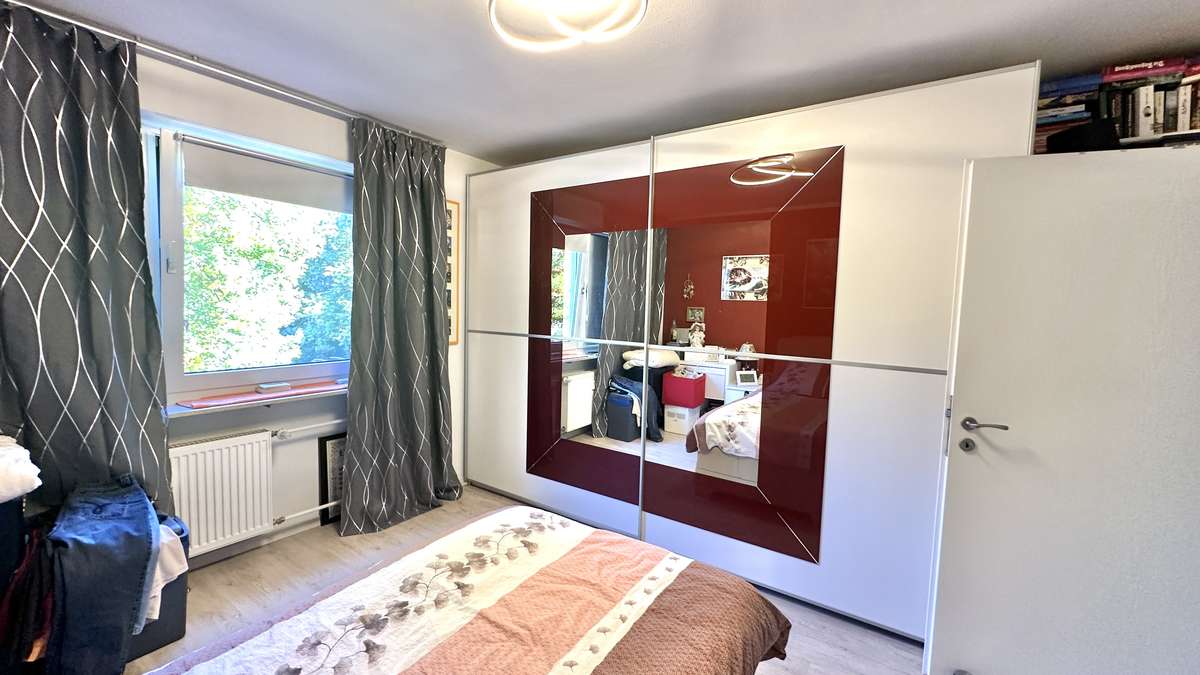Familienfreundliche 3-Zi. Whg mit Südbalkon, EBK und TG