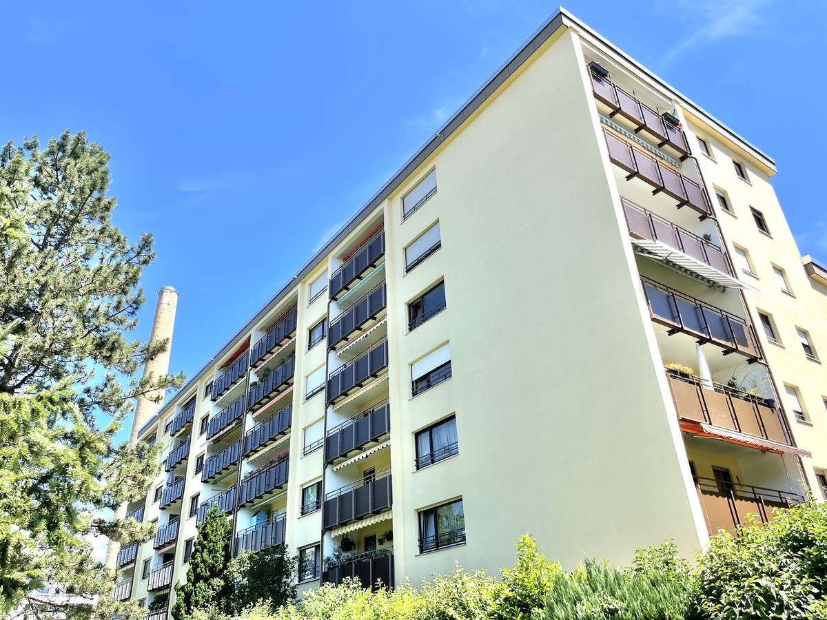 Helle 2,5-Zi.-Wohnung mit großzügigem Westbalkon