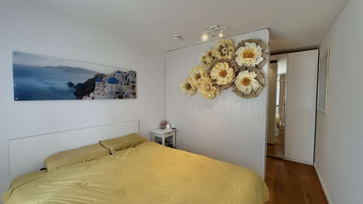 ZWEITBEZUG: 4 Zimmer, 2 Bäder, EBK und gr. Südost-Balkon (Nähe S1)
