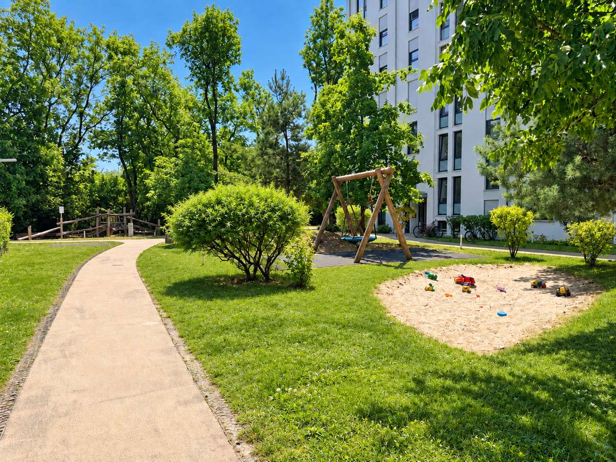 ZWEITBEZUG: 4 Zimmer, 2 Bäder, EBK und gr. Südost-Balkon (Nähe S1)