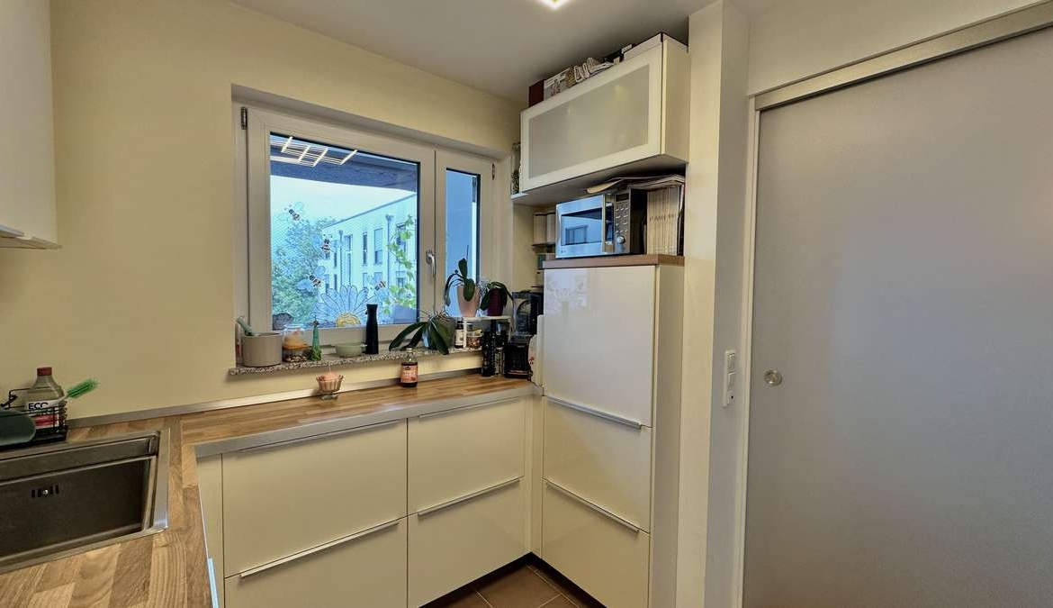 ZWEITBEZUG: 4 Zimmer, 2 Bäder, EBK und gr. Südost-Balkon (Nähe S1)
