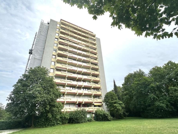 TOP geschnittene 3-Zi. Whg. in Unterschleißheim mit Pool & Sauna