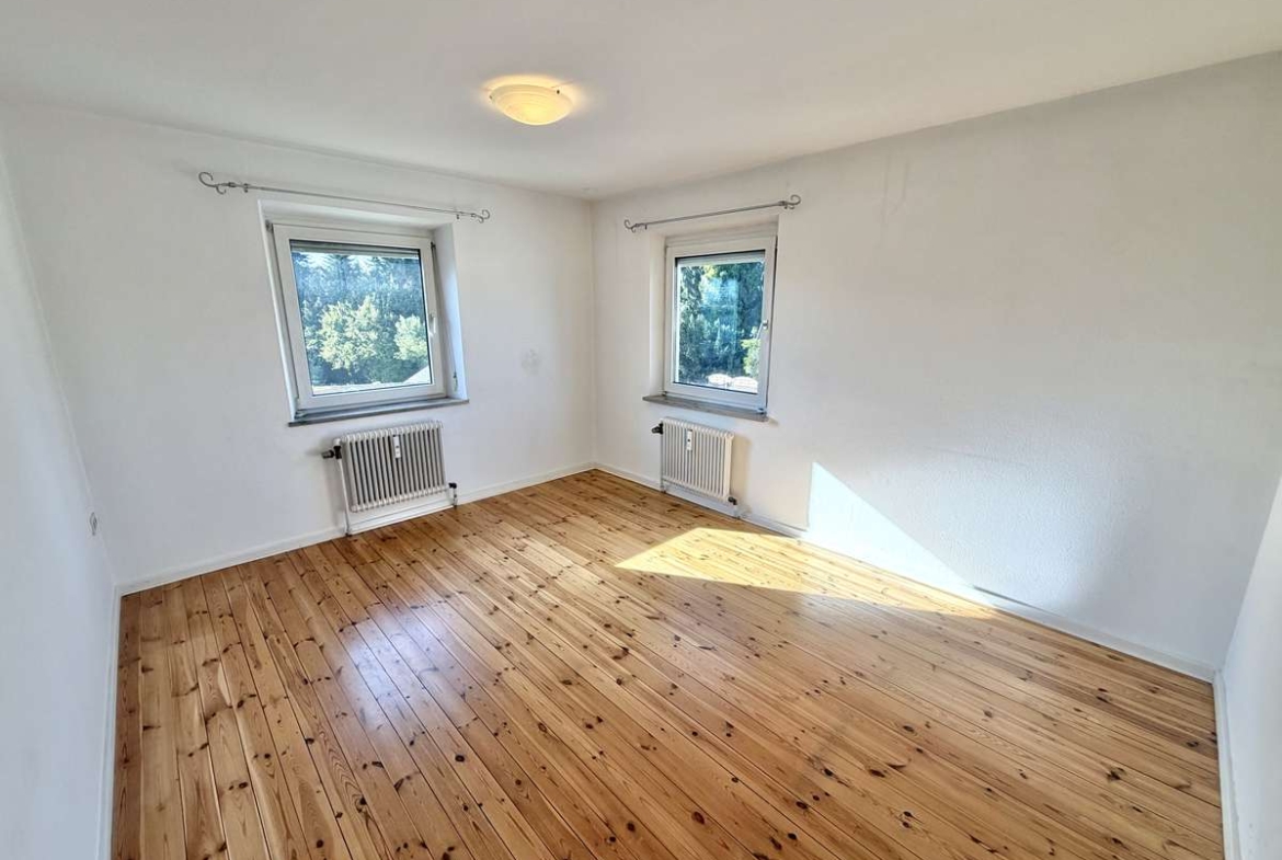 Gemütliches Wohnen mit Charme- Dielenboden, Wohnküche mit EBK & Garten