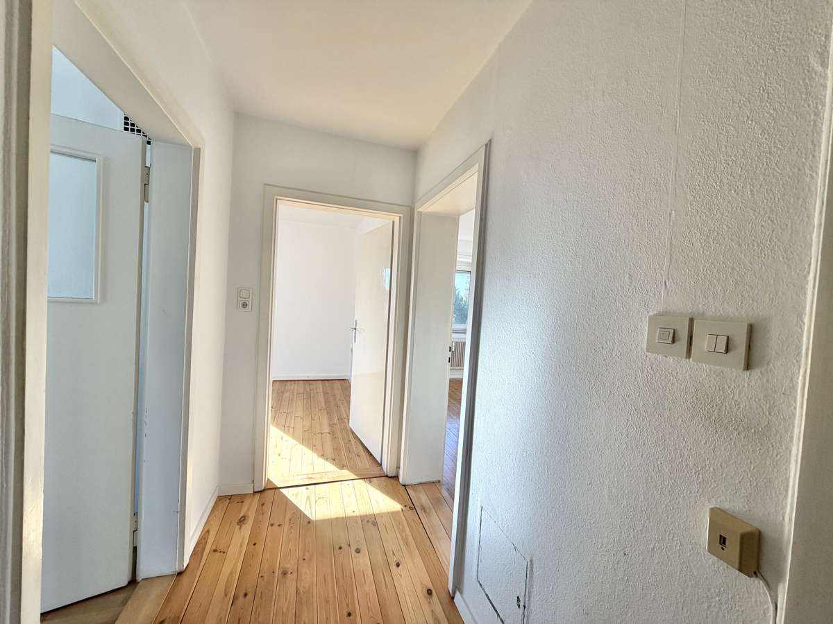 Gemütliches Wohnen mit Charme- Dielenboden, Wohnküche mit EBK & Garten