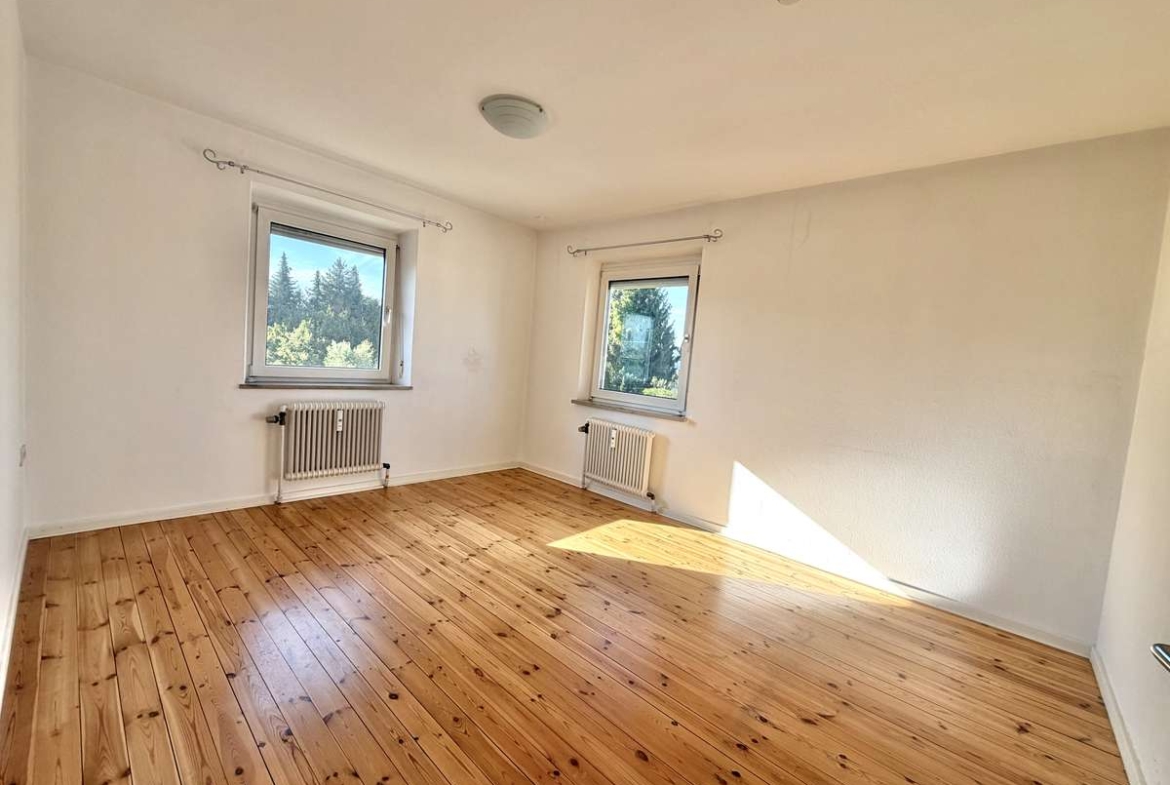 Gemütliches Wohnen mit Charme- Dielenboden, Wohnküche mit EBK & Garten
