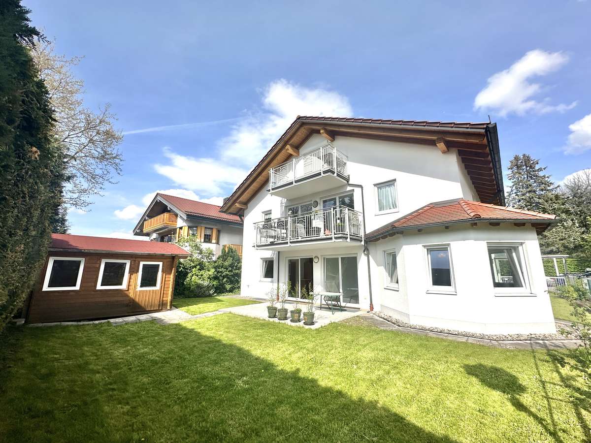 Garten m. Gartenhütte Exklusive 4-Zi.-Garten-Whg. in der Lerchenau – Moderne Ausstattung und viel Komfort