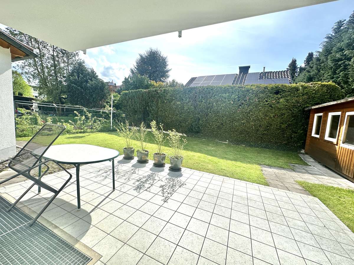 Terrasse m. Garten Exklusive 4-Zi.-Garten-Whg. in der Lerchenau – Moderne Ausstattung und viel Komfort