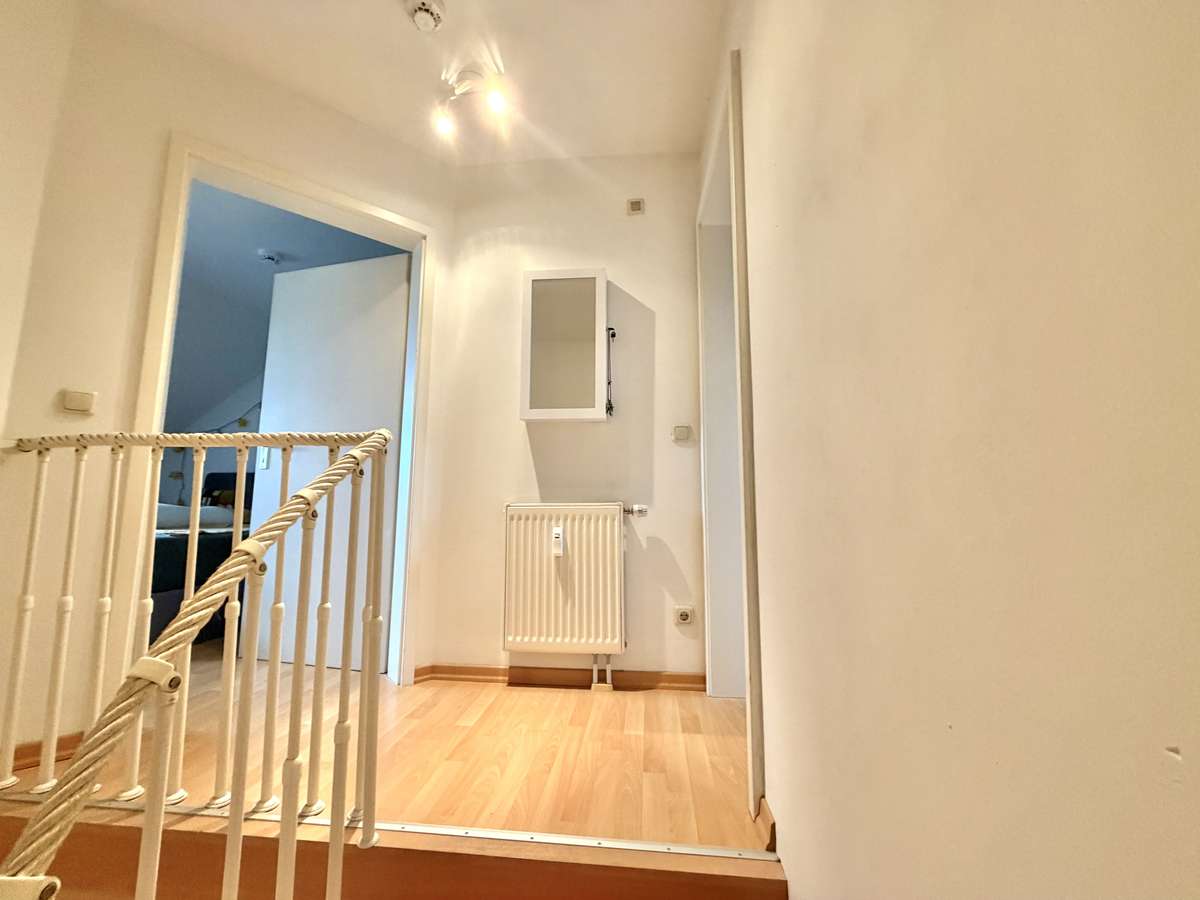 Flur 1. OG Sonnige TRAUM-Dachterrassenwhg. mit EBK in Unterschleißheim / S1