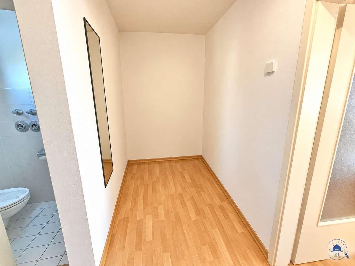 Nische im Flur Sonnige TRAUM-Dachterrassenwhg. mit EBK in Unterschleißheim / S1