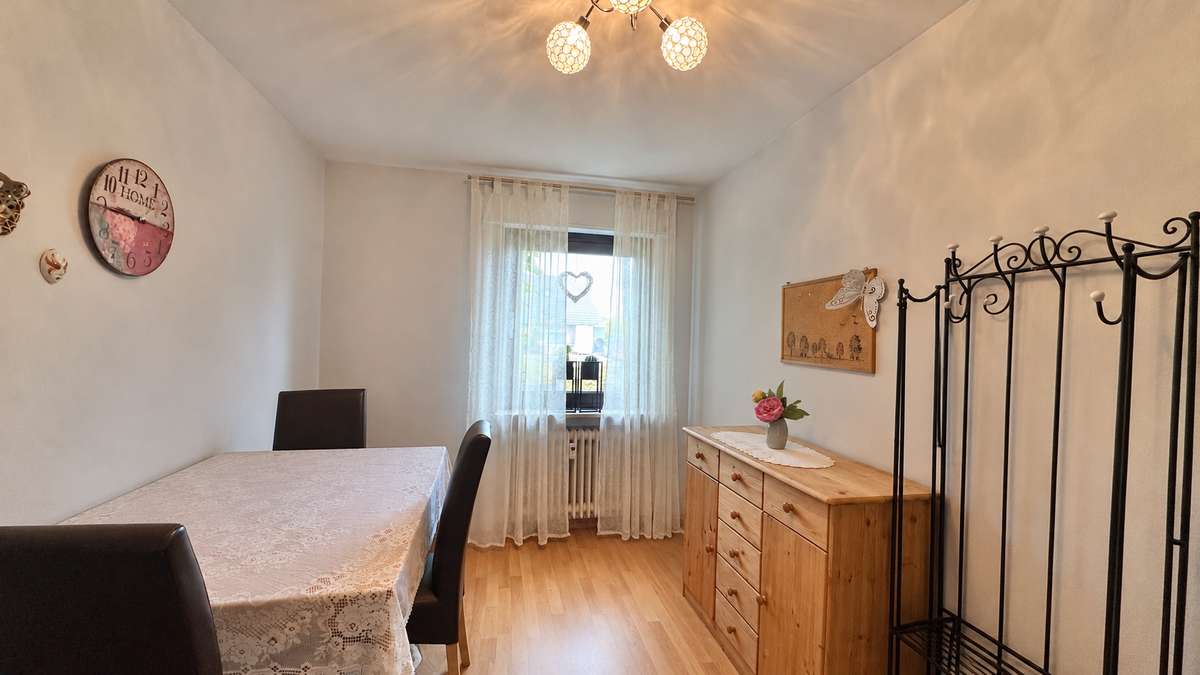 Kinderzimmer (EG) Goldbach ruft!! Charmantes 2-Familienhaus mit schönem Grundstück und vielen Möglichkeiten