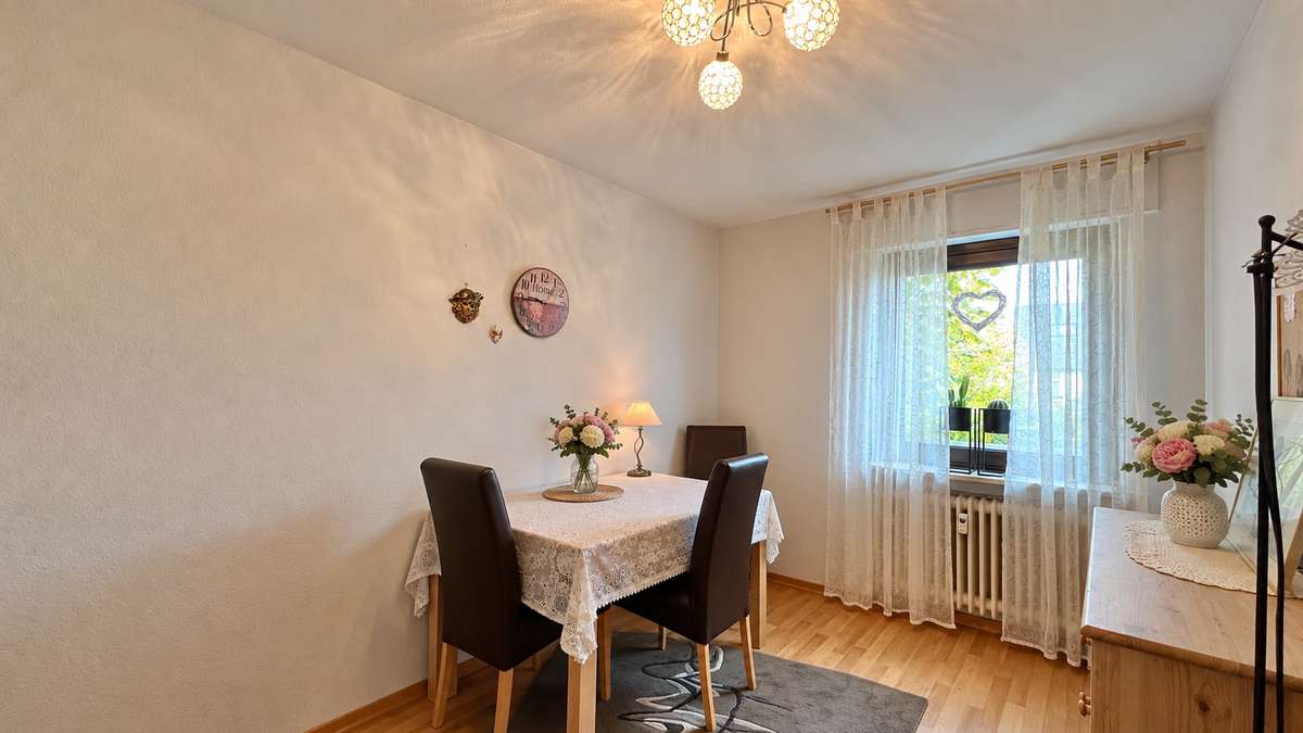 Goldbach ruft!! Charmantes 2-Familienhaus mit schönem Grundstück und vielen Möglichkeiten