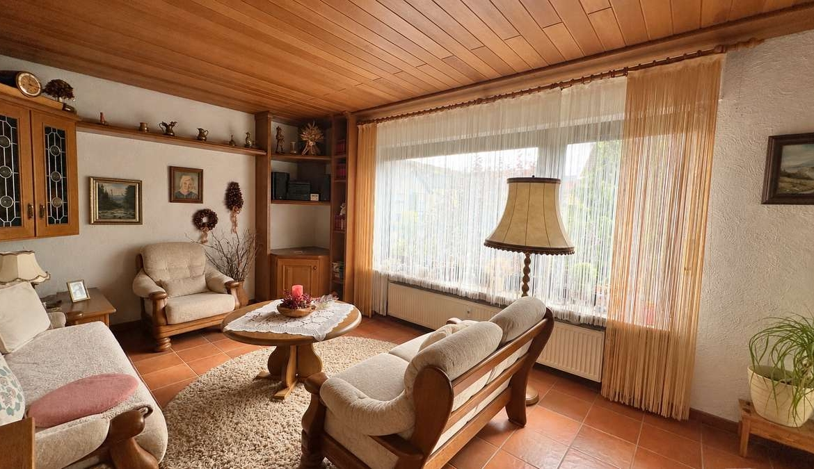 Goldbach ruft!! Charmantes 2-Familienhaus mit schönem Grundstück und vielen Möglichkeiten