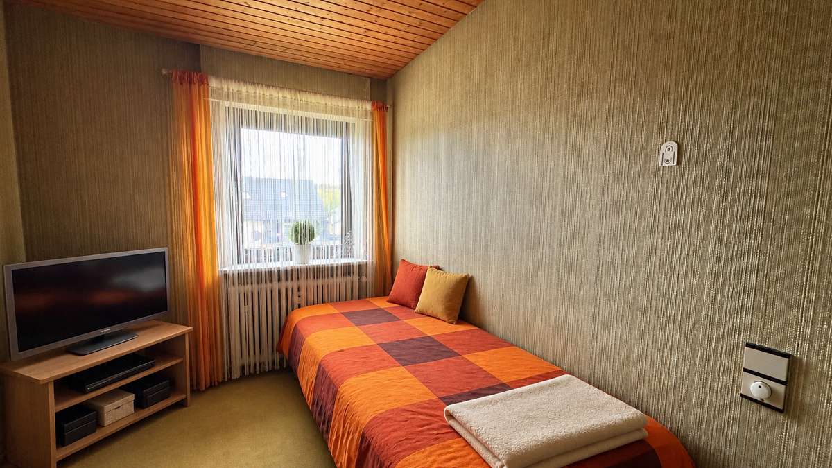 Kinderzimmer (1.OG) Goldbach ruft!! Charmantes 2-Familienhaus mit schönem Grundstück und vielen Möglichkeiten