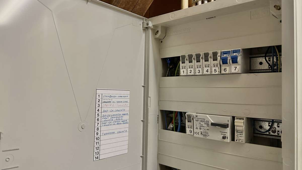 Elektrik (erneuert) Goldbach ruft!! Charmantes 2-Familienhaus mit schönem Grundstück und vielen Möglichkeiten