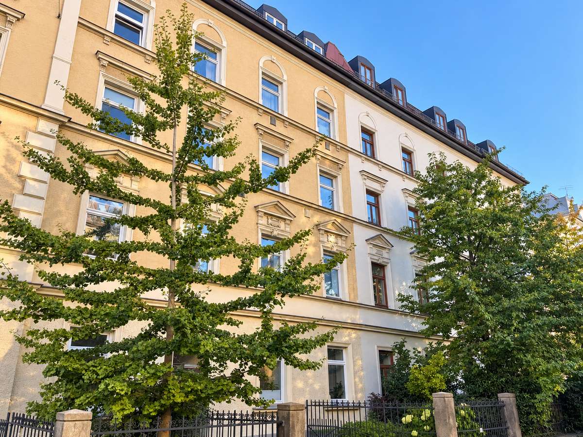 Altbauflair in bester Stadtlage – 2-Zi.-Whg. in der Isarvorstadt